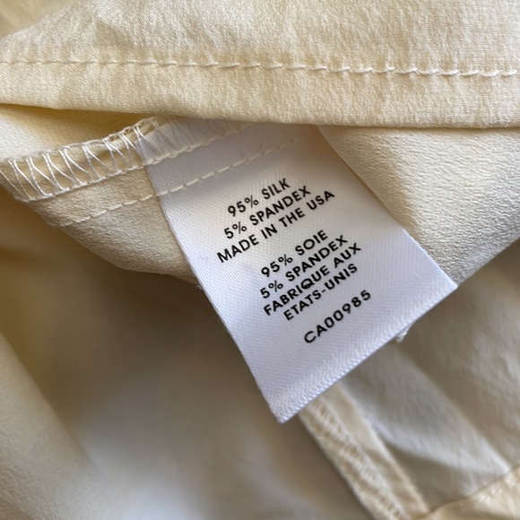 NANETTE LEPORE 100% Silk Cream Sleeveless Blouse with Beautiful Front Details - Picture 4 of 13